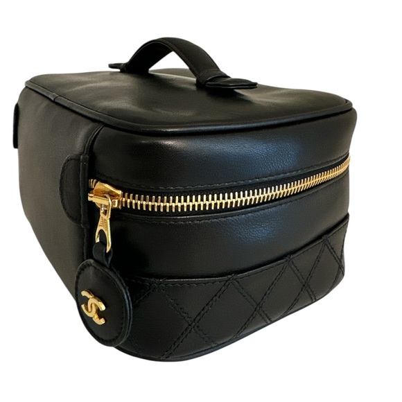💎Chanel Quilted Coco Vanity Case💎 - Picture 4 of 12